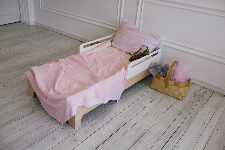 "Kubi" kids' bed in sizes XS, S, M, L